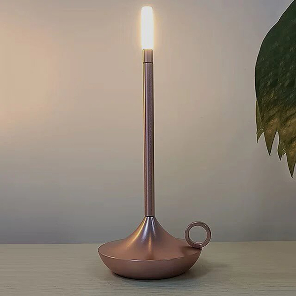 lampe_de_table_agrabah_or_rose_lumiere_dun_soir